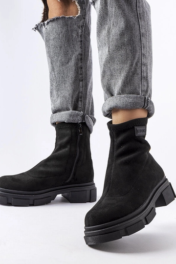 Bottes isolées en daim noir...
