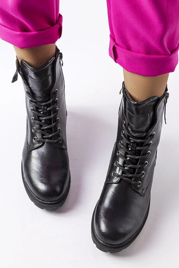 Bottes Ailen isolées noires 2