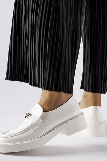 Mocassins blancs pour... 2