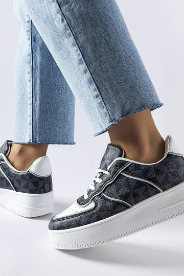 Baskets noires décorées du...