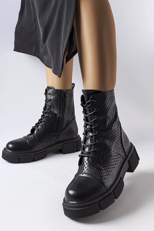 Bottines noires ajourées Corpus