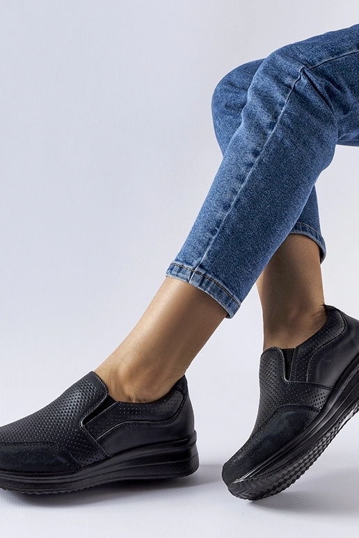 Baskets compensées ajourées noires... Baskets compensées ajourées noires...