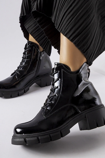 Bottines noires vernies... 2