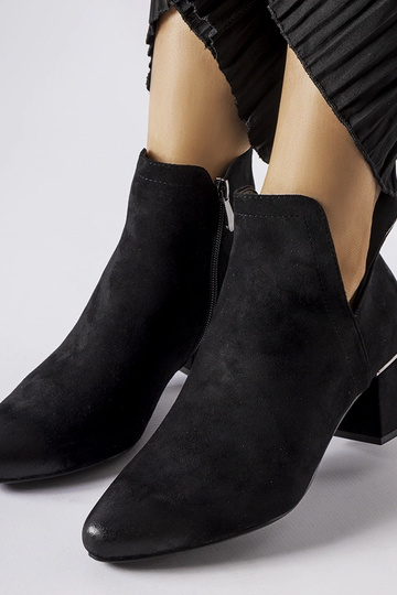 Bottines noires à petit... 2