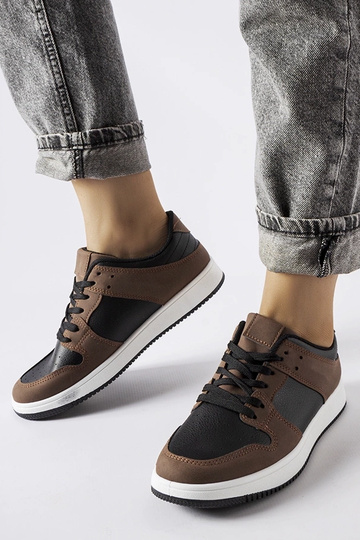 Baskets Jacqueline marron et noires