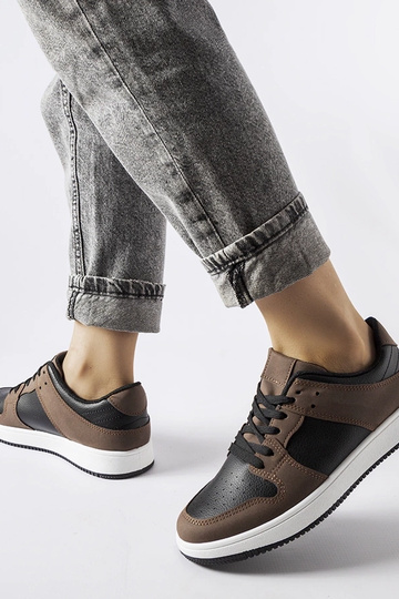 Baskets Jacqueline marron et noires 2