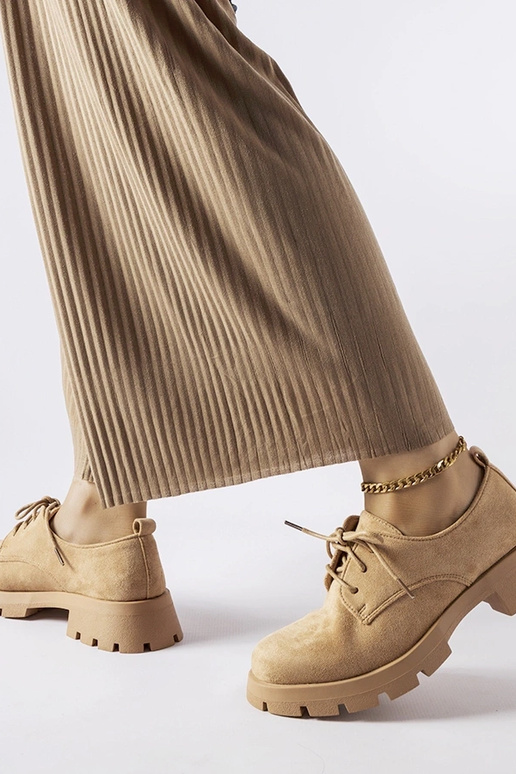 Mocassins bruns sur semelle massive,...