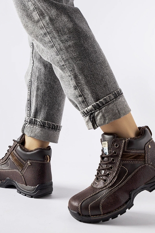 Demi-bottes isolées marron pour...