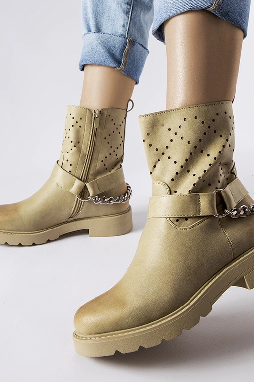 Bottines vertes ajourées avec chaîne...