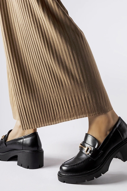 Chaussures à talons hauts noires de... Chaussures à talons hauts noires de...