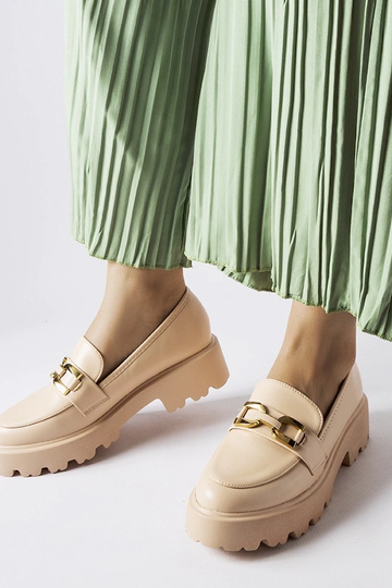 Mocassins beiges pour femme...