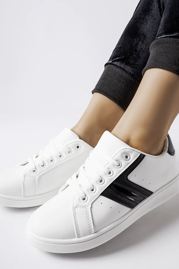 Baskets blanches avec empiècements noirs Rizzo 2