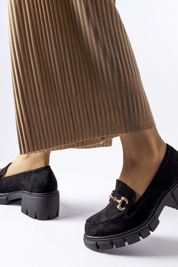 Chaussures à talons hauts... 2