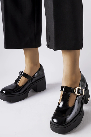 Bottines à talon noires vernis avec boucles, Karino