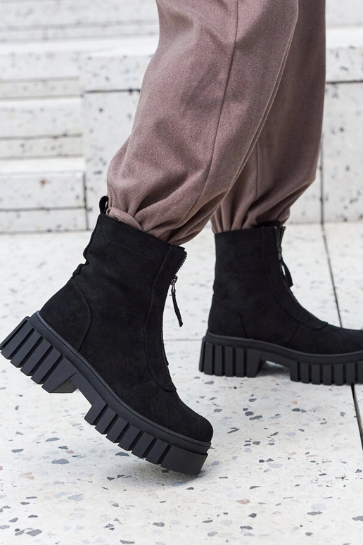 Bottines noires isolées pour femmes...