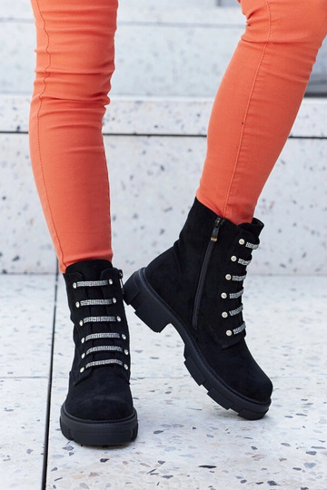 Bottines noires à la cheville avec zircons, isolées en daim artificiel Sfaranda 2