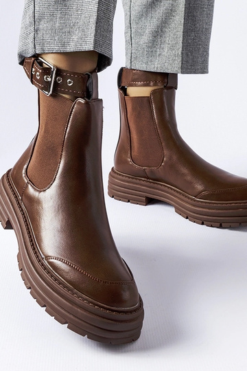 Bottines marron à fermoir...