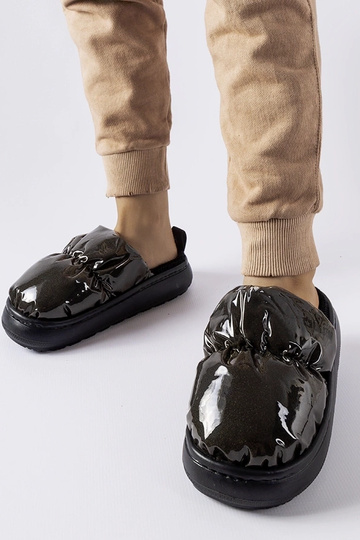 Chaussons isolants noirs...