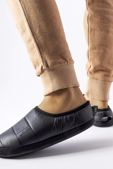 Chaussons isolants noirs... 2