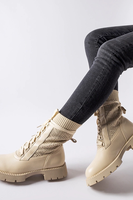 Bottines chaussettes ajourées beiges...
