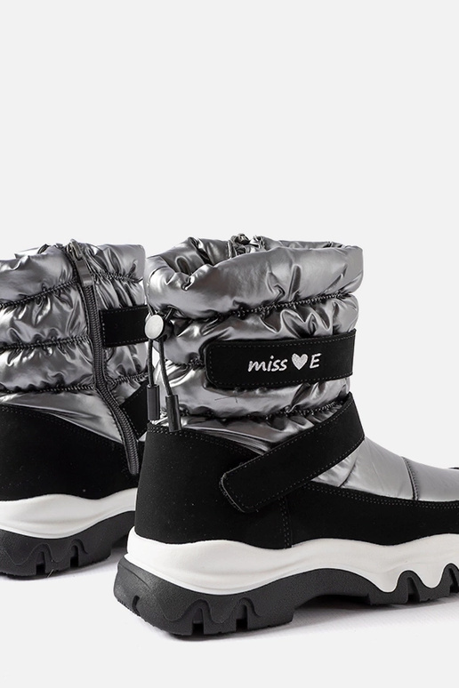 Bottes de neige noires et grises pour... Bottes de neige noires et grises pour...