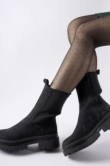 Bottes hautes isolées...