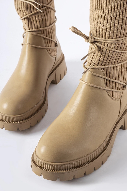 Bottines chaussettes beiges à lacets... Bottines chaussettes beiges à lacets...