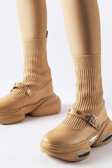 Bottines chaussettes beiges...