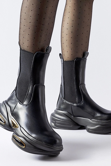 Bottines noires à enfiler...