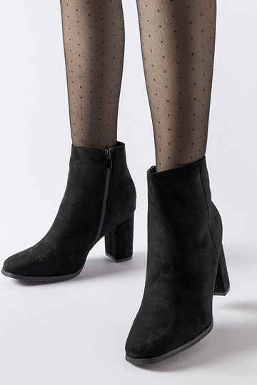 Bottines noires à talon... 2