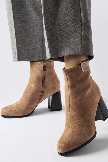 Bottines élégantes couleur sable sur talon, „Serbadone" 2