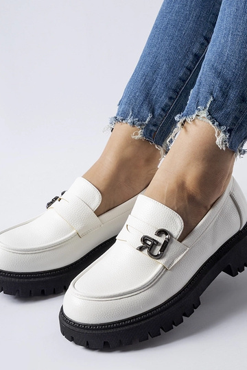 Mocassins à boucle... 2