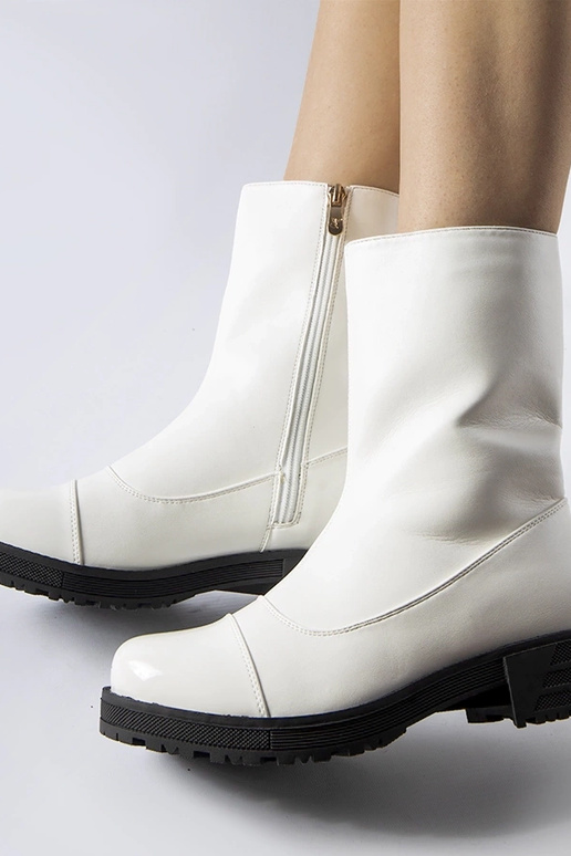 Bottines classiques isolées blanches... Bottines classiques isolées blanches...