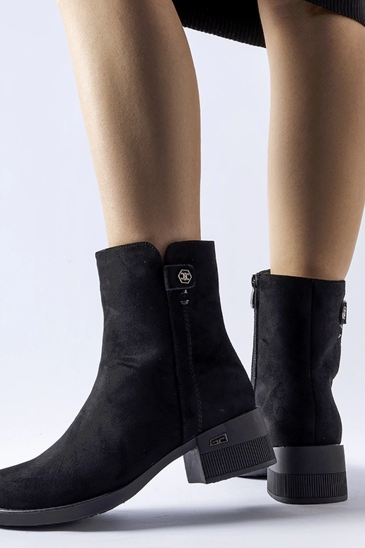 Botines isolées noires en cuir Faustin