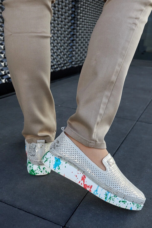 Chaussures beiges à semelle compensée... Chaussures beiges à semelle compensée...