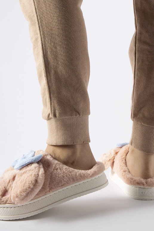 Chaussons chauds roses avec oreilles...