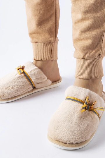 Chaussons chauds beiges avec noeud Antonino