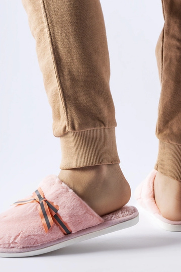 Chaussons chauds roses avec un noeud Antonina 2