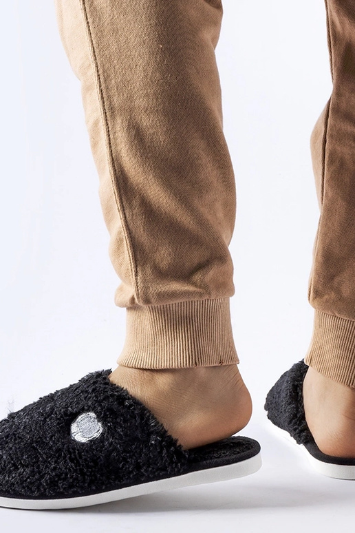 Chaussons chauds noirs avec patch...