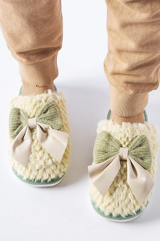 Chaussons verts à noeuds élégants...
