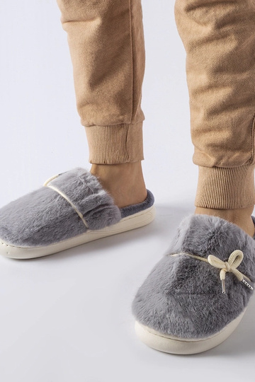 Chaussons gris avec cordon décoratif Medoro