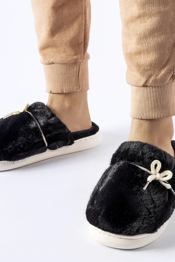 Chaussons noirs avec cordon décoratif Medoro 2