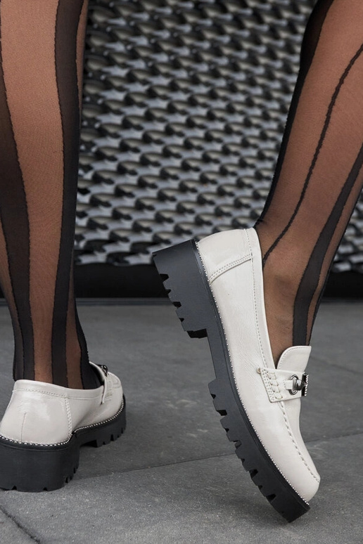 Mocassins gris laqués avec strass Casine