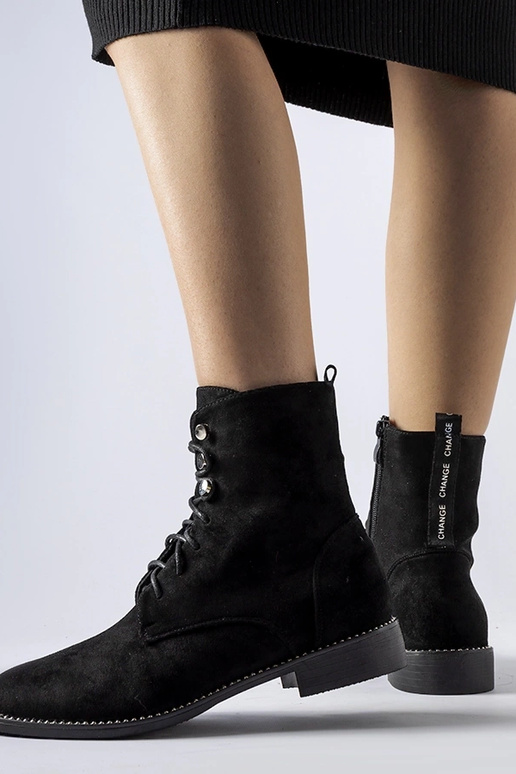 Bottes noires isolées en éco-suède...