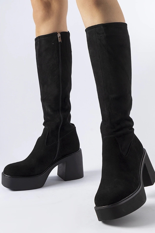 Bottes noires isolées à talon bloc Zito Bottes noires isolées à talon bloc Zito