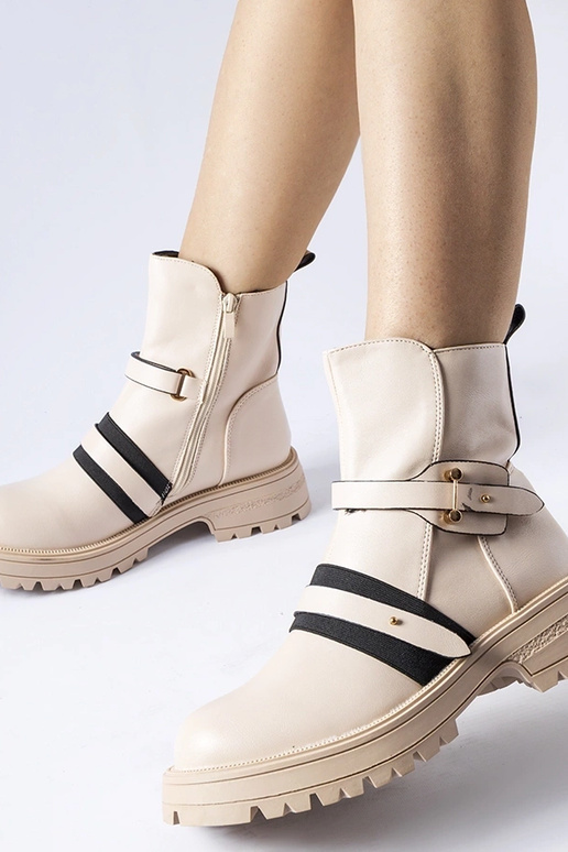 Bottes isolées beiges Laderoute