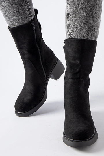 Bottines noires à talon en... 2