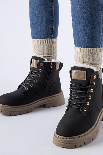 Bottes isolées noires... 2