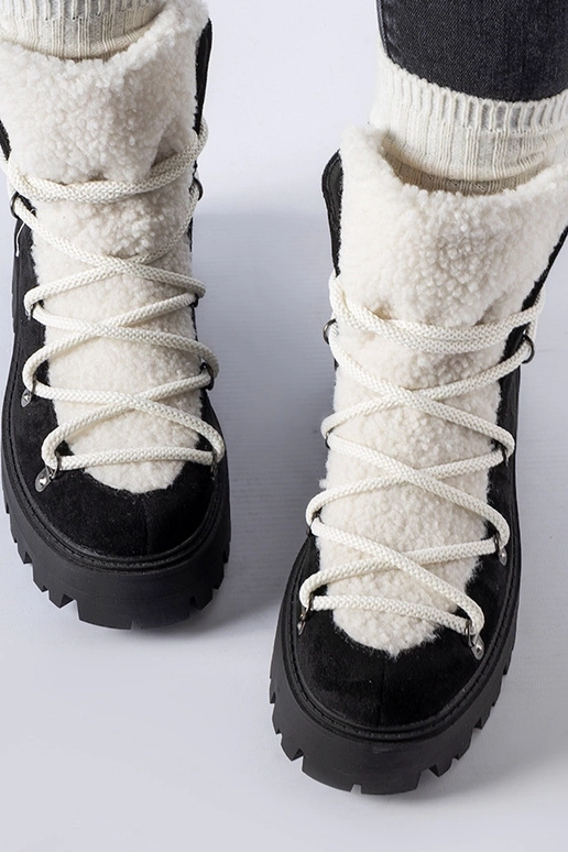 Ouvriers noirs à la langue décorative...