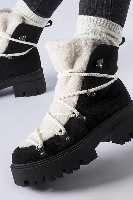 Ouvriers noirs à la langue décorative...